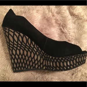 Gianni Bini suede peep toe